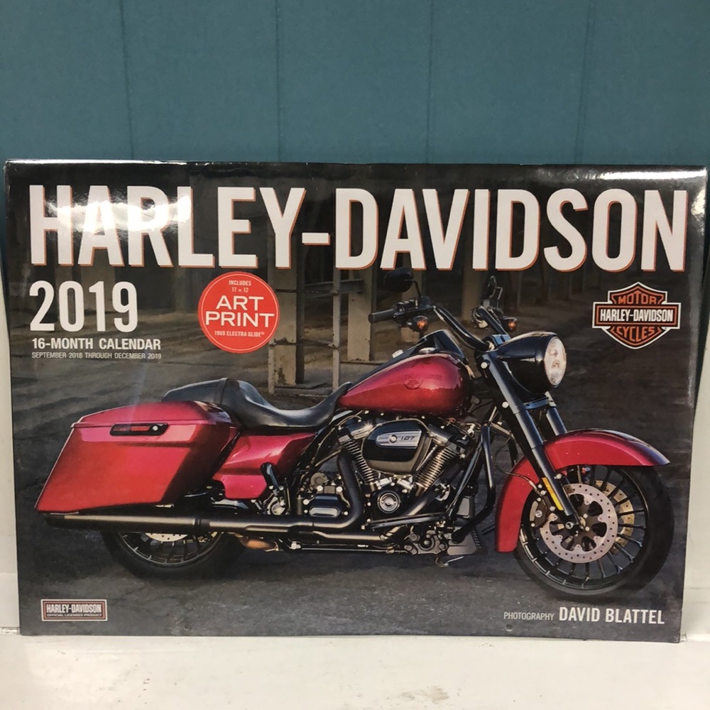 2019 CALENDAR MOTORBOOKS HARLEY-DAVIDSON MOTORCYCLES man-cave 17x20 art prints